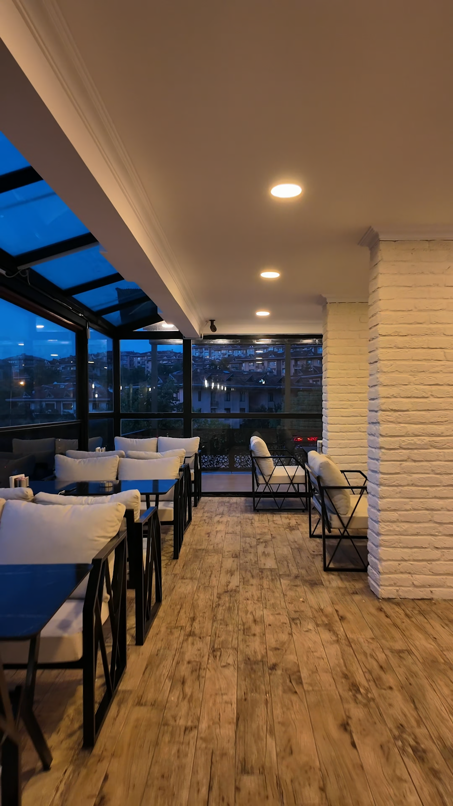 Batı Lounge Google Photo